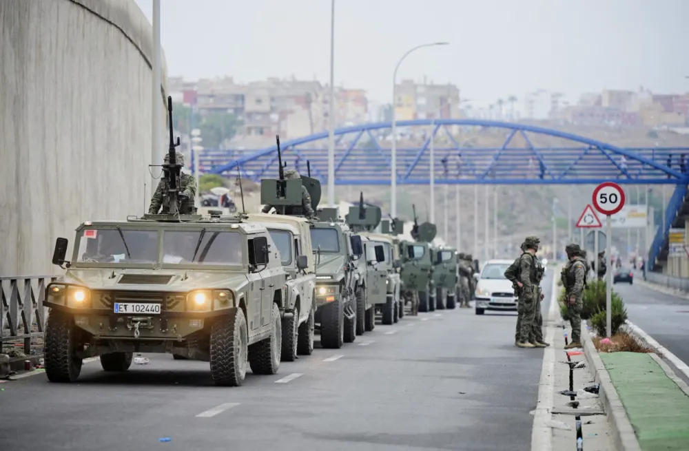 Mais de 49 mil pessoas cruzam fronteira de Ceuta em 24 horas