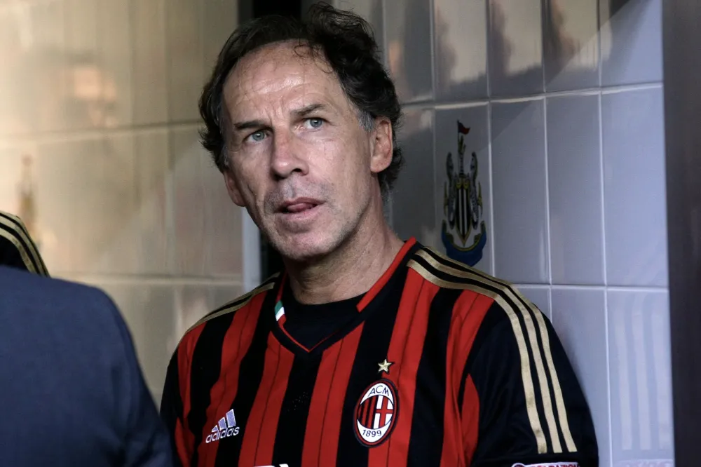 Franco Baresi em partida pelo Milan, Action Images/Craig Brough via Reuters.